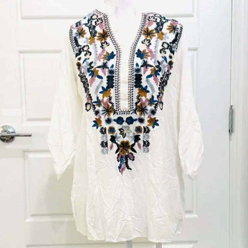 SOLITAIRE EMBROIDERED BLOUSE MEDIUM
